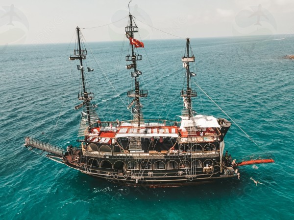 Karayip Korsan Tekne Gezisi